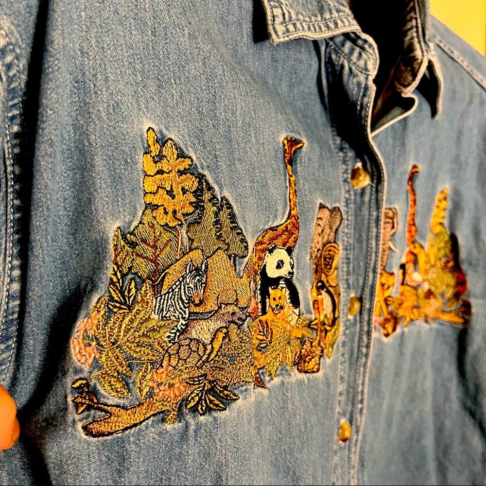 Zoo’s Clues! Quizz New York - Embroidered Jean Shirt